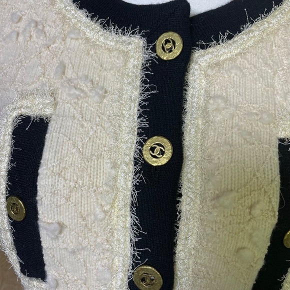 CHANEL 1994 Runway Tweed Jacket CC Buttons Boucle Iconic Collectable Size 42 EUC - Picture 9 of 16